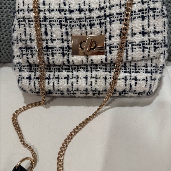 H&M Monochrome Tweed Crossbody Bag with Gold Chain - Picture 3 of 7